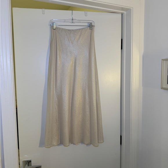 Reformation Layla Skirt Metallic Cream - Picture 4 of 5